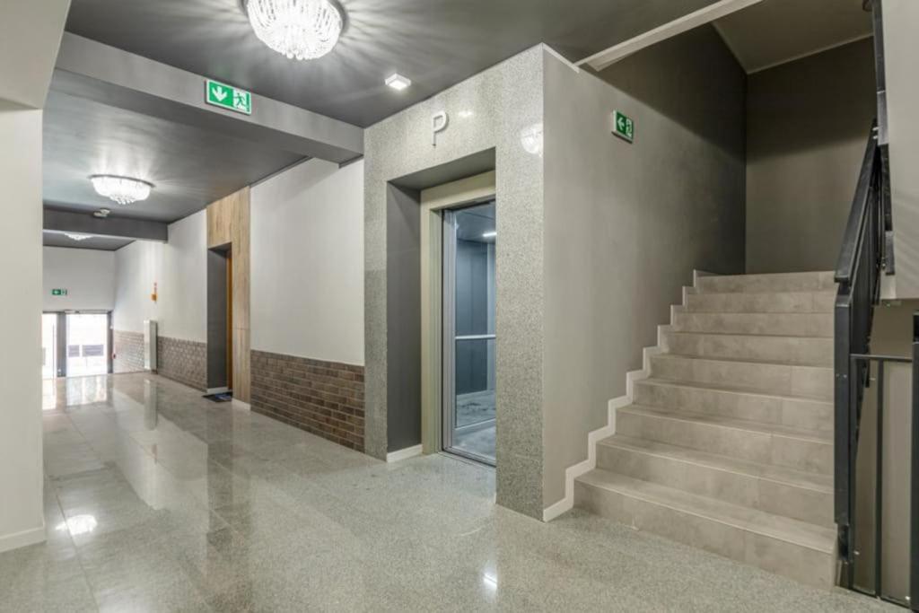 Modern Riverside Apartment With Free Parking Space Szczecin Dış mekan fotoğraf