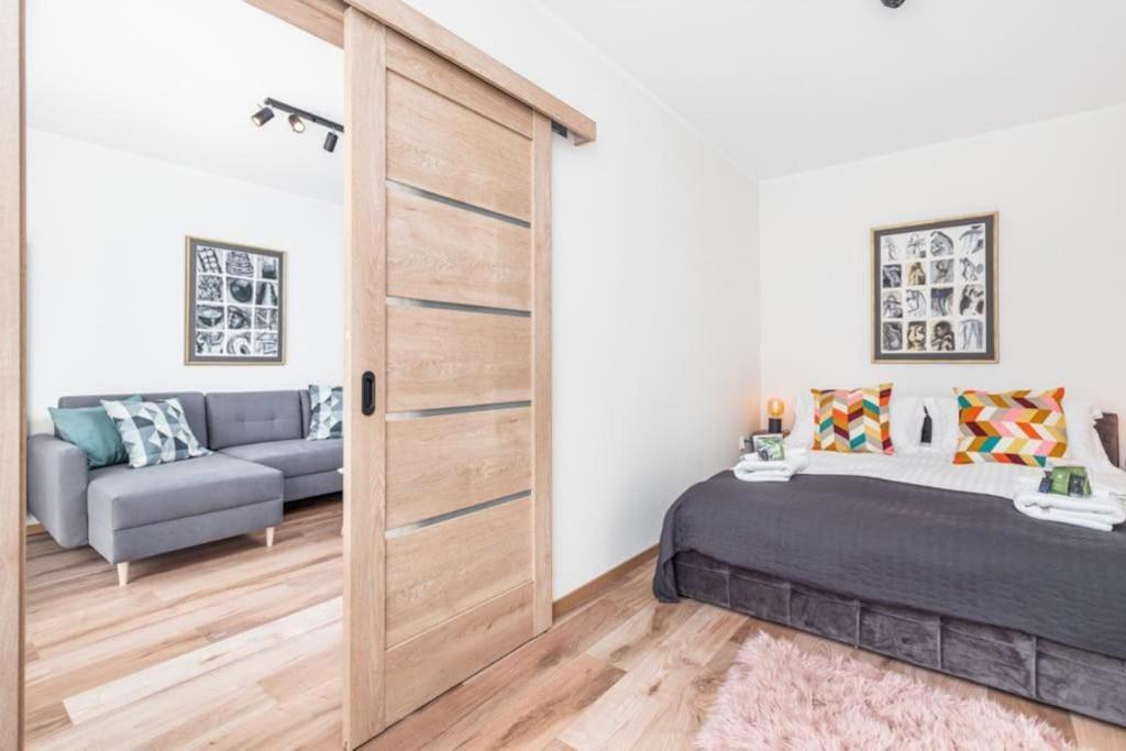Modern Riverside Apartment With Free Parking Space Szczecin Dış mekan fotoğraf